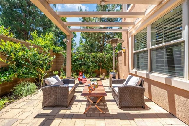 104 Beechmont, Irvine, CA 92620