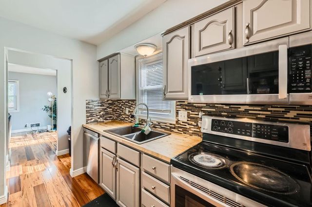 7724 Major Avenue N, Brooklyn Park, MN 55443