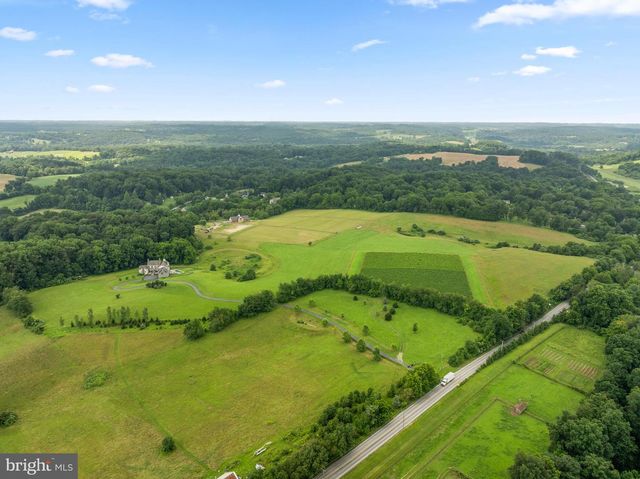 1484 W STRASBURG RD, West Chester, PA 19382