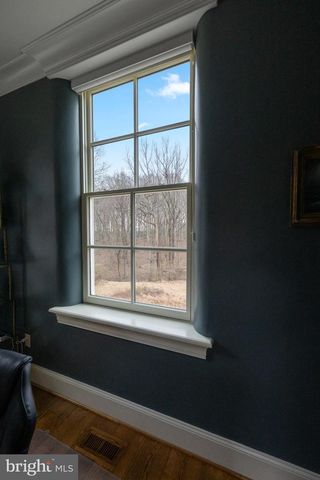 1484 W STRASBURG RD, West Chester, PA 19382