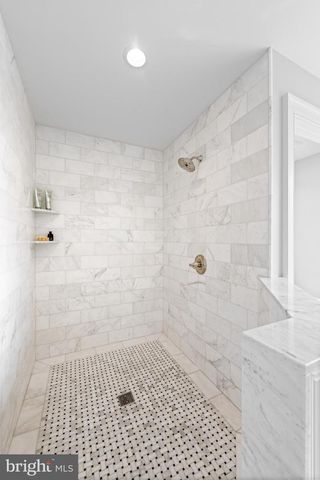 1484 W STRASBURG RD, West Chester, PA 19382