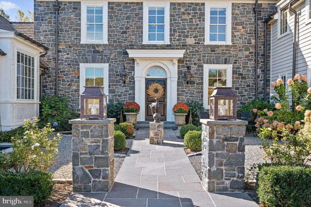 1484 W STRASBURG RD, West Chester, PA 19382