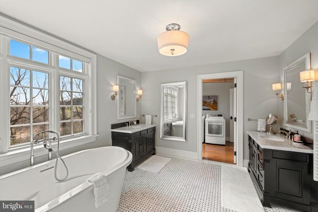 1484 W STRASBURG RD, West Chester, PA 19382