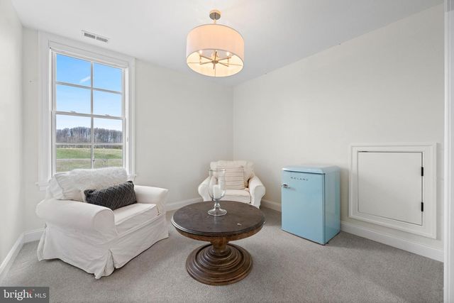 1484 W STRASBURG RD, West Chester, PA 19382