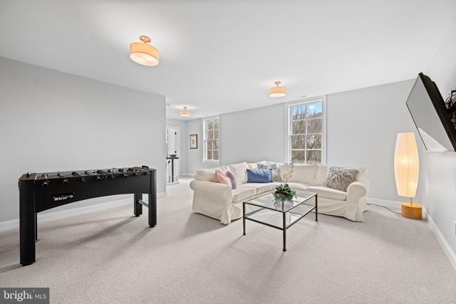 1484 W STRASBURG RD, West Chester, PA 19382