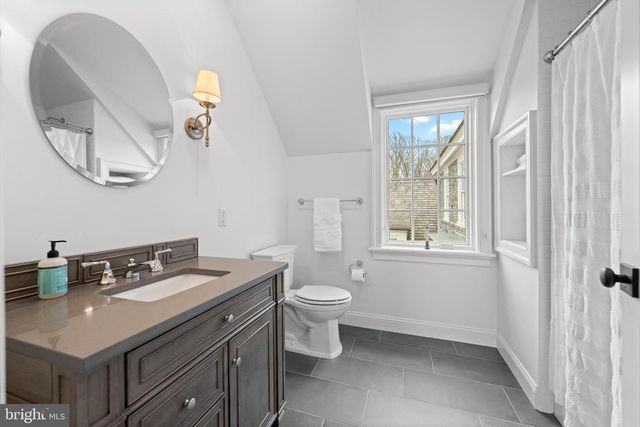 1484 W STRASBURG RD, West Chester, PA 19382