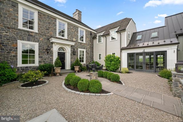 1484 W STRASBURG RD, West Chester, PA 19382