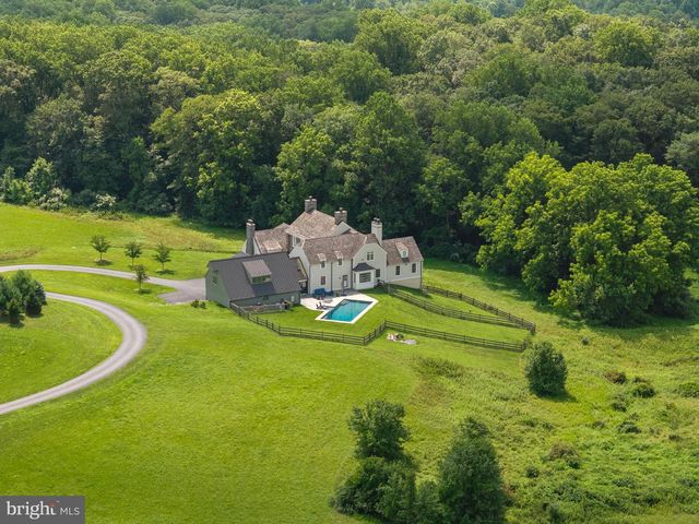 1484 W STRASBURG RD, West Chester, PA 19382