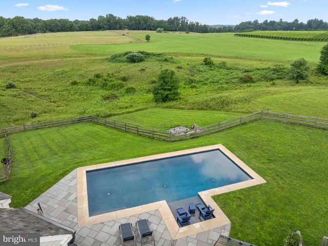 1484 W STRASBURG RD, West Chester, PA 19382