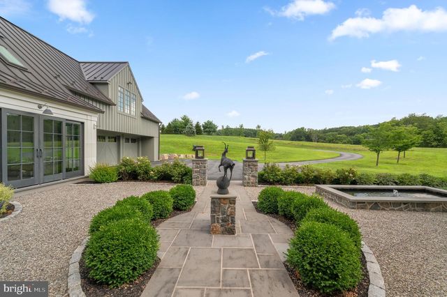 1484 W STRASBURG RD, West Chester, PA 19382