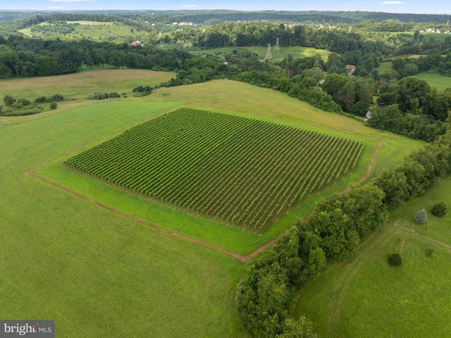 1484 W STRASBURG RD, West Chester, PA 19382