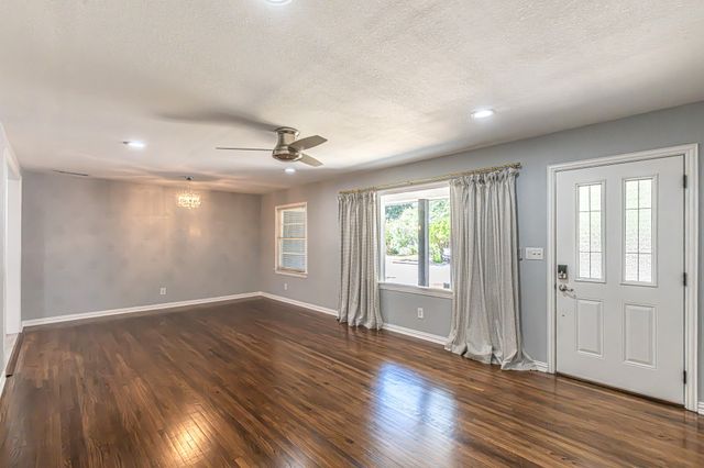 5713 Tracyne Drive, Westworth Village, TX 76114