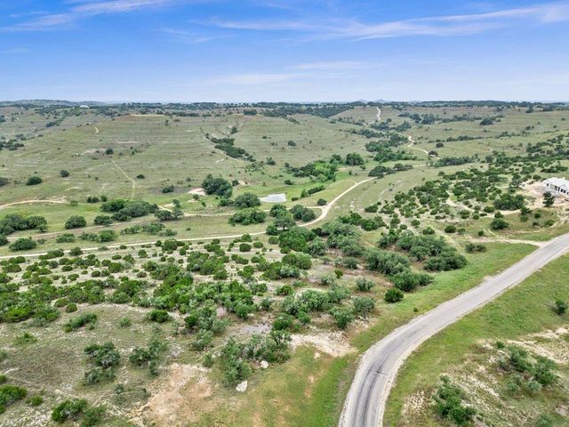 292 N Scenic Hills CT, Blanco, TX 78606