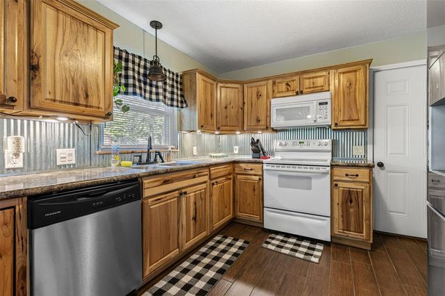 529 Hillsboro Road, Farmington, MO 63640