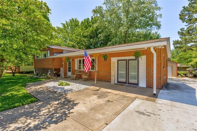 529 Hillsboro Road, Farmington, MO 63640