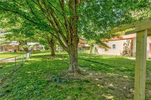 529 Hillsboro Road, Farmington, MO 63640