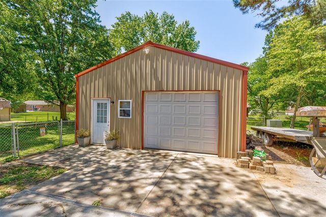 529 Hillsboro Road, Farmington, MO 63640