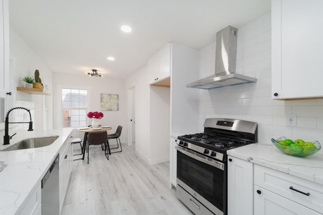 3972 17th Ave, Sacramento, CA 95820