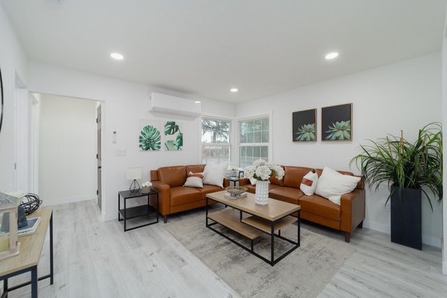 3972 17th Ave, Sacramento, CA 95820