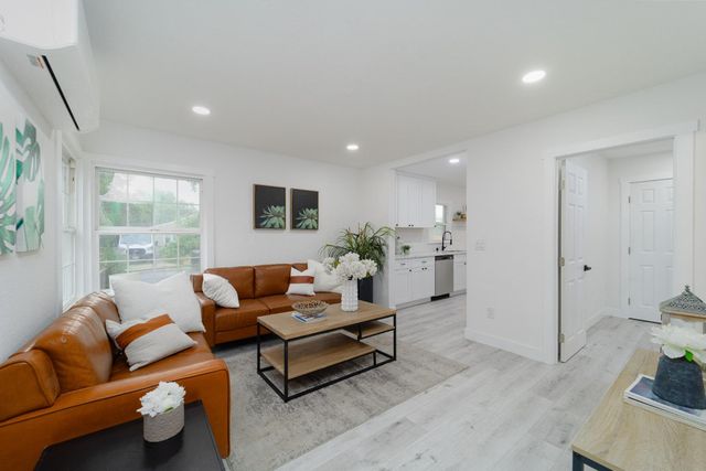 3972 17th Ave, Sacramento, CA 95820