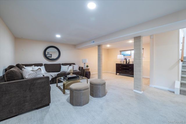 2970 Bond Drive, Merrick, NY 11566