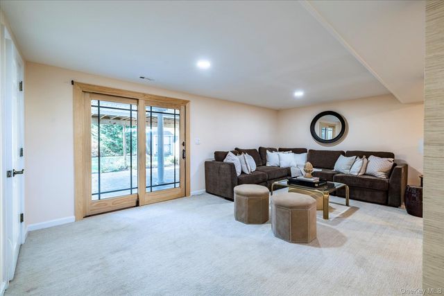 2970 Bond Drive, Merrick, NY 11566