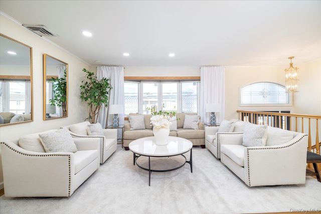 2970 Bond Drive, Merrick, NY 11566