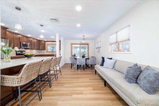 2970 Bond Drive, Merrick, NY 11566