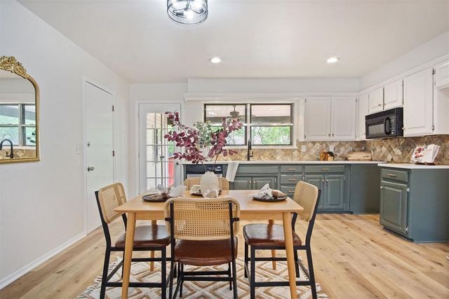 613 Belle Air Avenue, Edmond, OK 73013