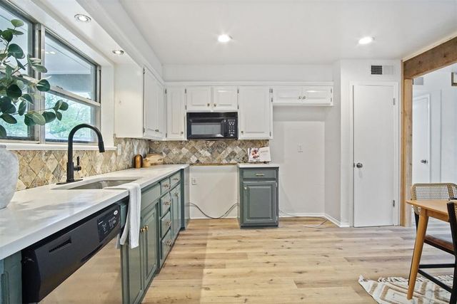 613 Belle Air Avenue, Edmond, OK 73013