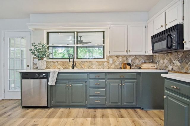 613 Belle Air Avenue, Edmond, OK 73013