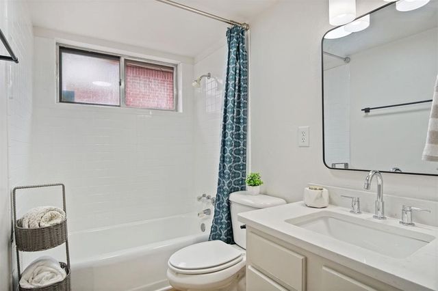 613 Belle Air Avenue, Edmond, OK 73013