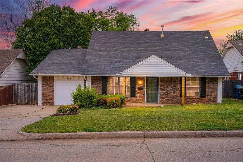 613 Belle Air Avenue, Edmond, OK 73013