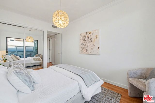 2276 S Beverly Glen Boulevard 207, Los Angeles, CA 90064