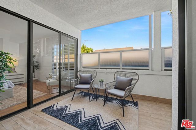 2276 S Beverly Glen Boulevard 207, Los Angeles, CA 90064
