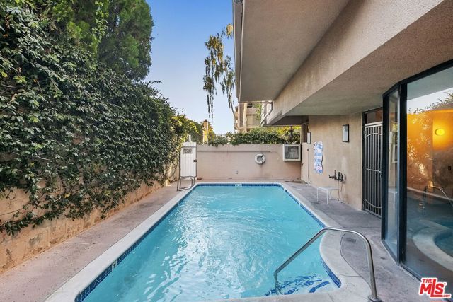 2276 S Beverly Glen Boulevard 207, Los Angeles, CA 90064