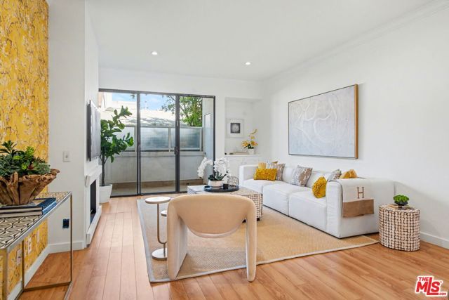 2276 S Beverly Glen Boulevard 207, Los Angeles, CA 90064