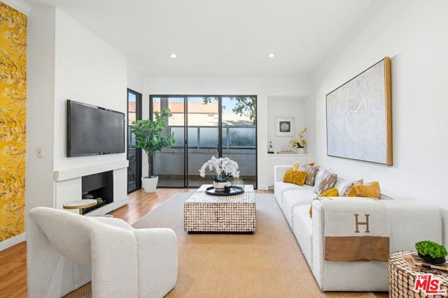 2276 S Beverly Glen Boulevard 207, Los Angeles, CA 90064