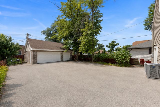 8019 46th Street, Lyons, IL 60534