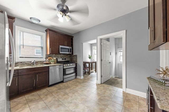 8019 46th Street, Lyons, IL 60534