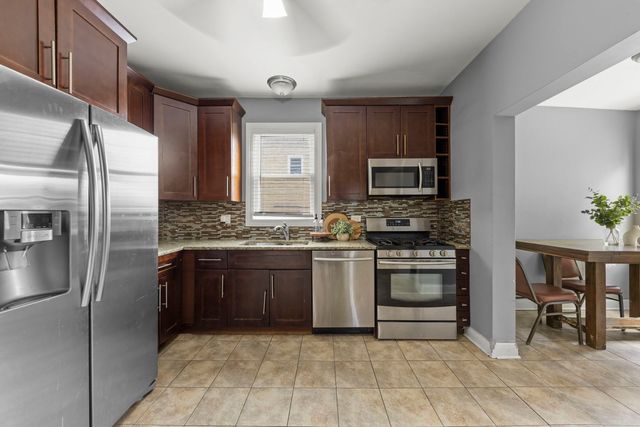 8019 46th Street, Lyons, IL 60534