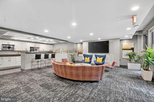 1300 N ST NW #214, Washington, DC 20005