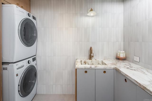 239 4th St, Encinitas, CA 92024