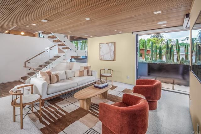 239 4th St, Encinitas, CA 92024