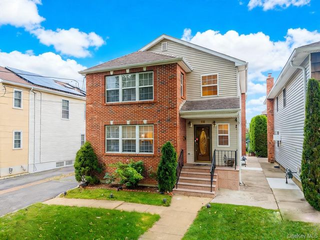 75 Cedar Place, Floral Park, NY 11001