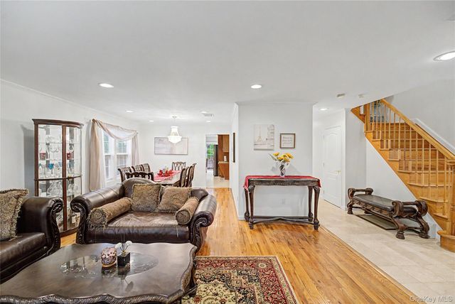 75 Cedar Place, Floral Park, NY 11001