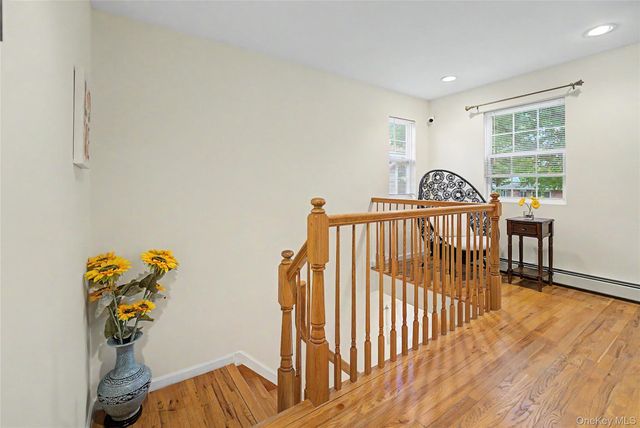 75 Cedar Place, Floral Park, NY 11001