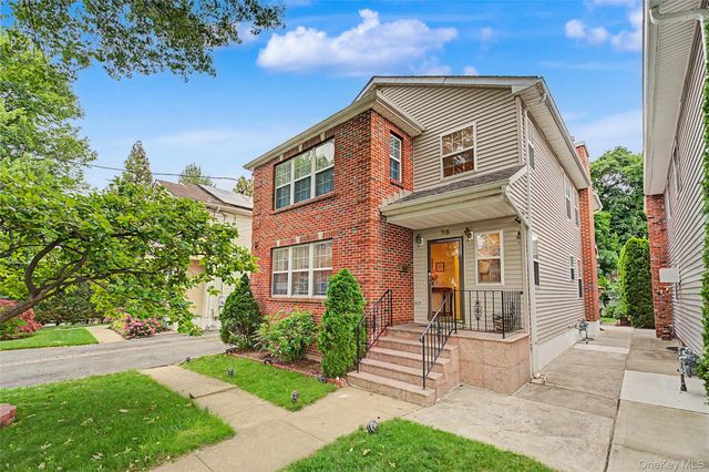75 Cedar Place, Floral Park, NY 11001