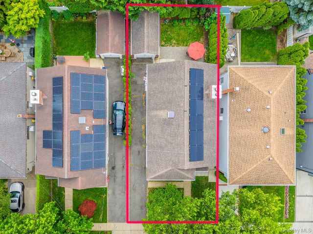 75 Cedar Place, Floral Park, NY 11001