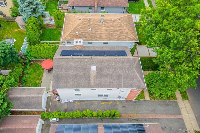 75 Cedar Place, Floral Park, NY 11001